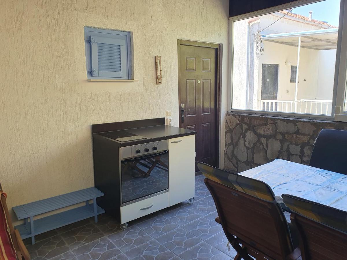 Modern Two Floors Apartment With A Beautiful View Martinšćica المظهر الخارجي الصورة