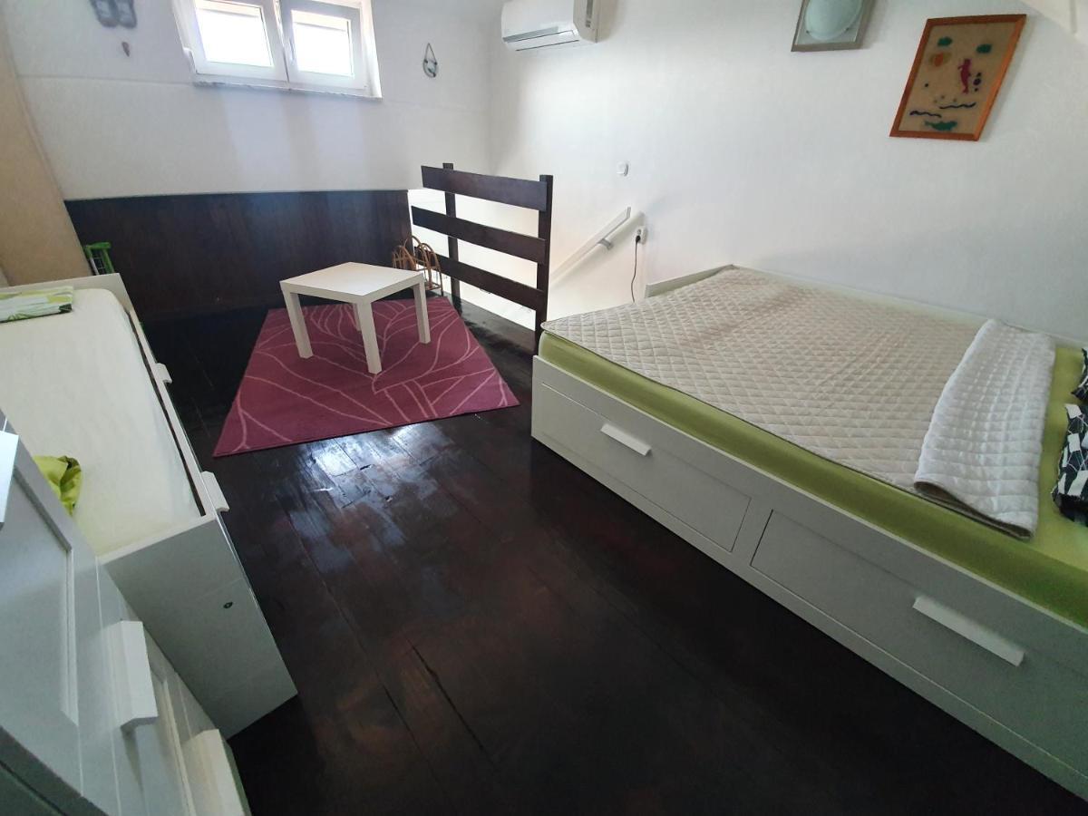 Modern Two Floors Apartment With A Beautiful View Martinšćica المظهر الخارجي الصورة